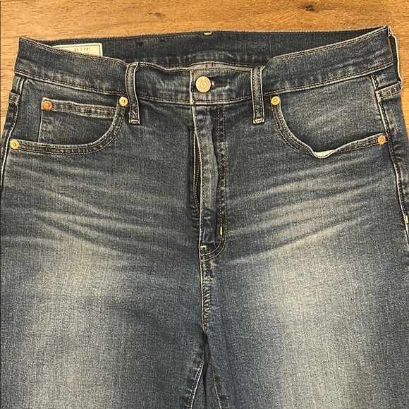 GAP Blue Straight Leg Jeans with Classic Denim Style - Picture 3 of 7